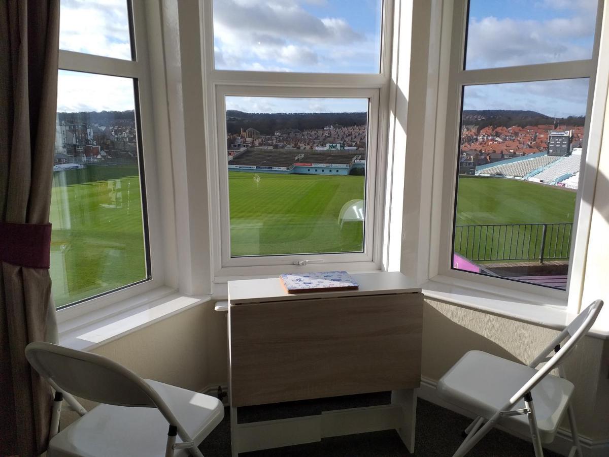 Cricket Stadium View Leilighet Scarborough Eksteriør bilde